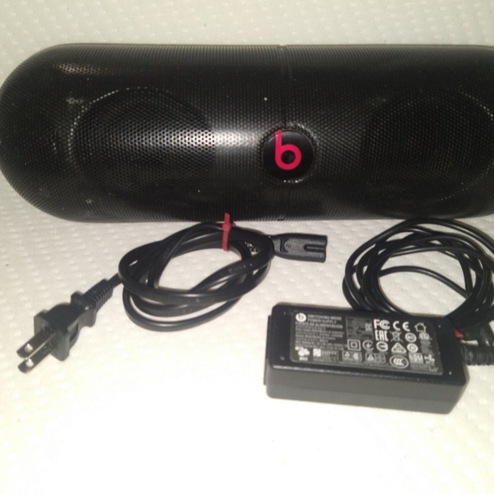 Beats pill XL  (discontinued) *R A R E * Tested Working Red